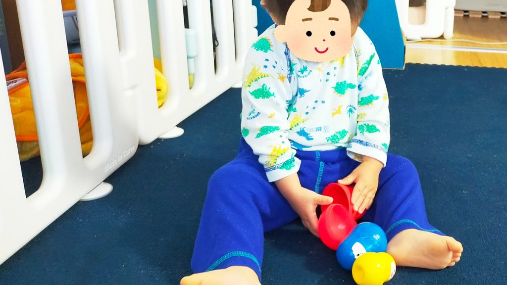 こどもちゃれんじぷちの教材を楽しむ子供